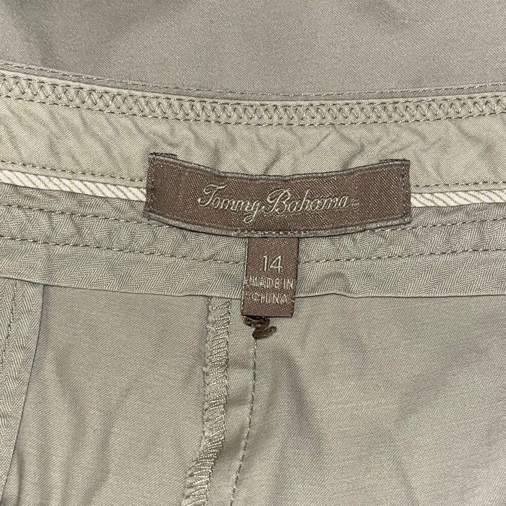 Tommy Bahama Ladies Khaki Shorts 11” Inseam Size 14 - Picture 3 of 6
